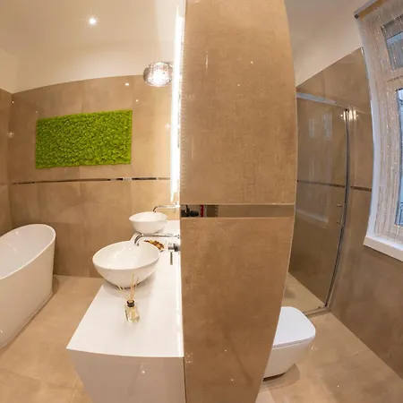 Oktogon Luxury Suite Budapest Esterno foto